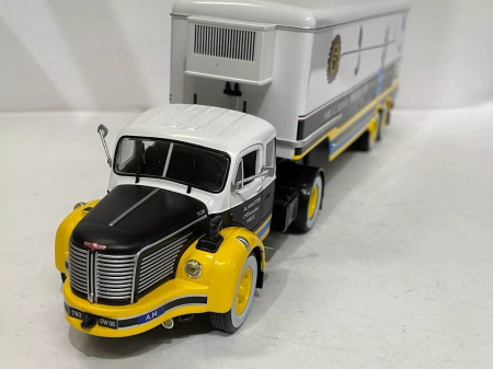 Macheta camion Berliet TLR 10M cu semiremorca frigorifica, scara 1:43 [1]