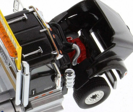 Macheta cap tractor International HX620 8x6, scara 1:50 [1]