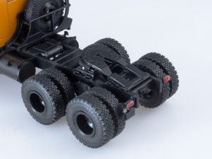 Macheta cap tractor Kraz 258B1, scara 1:43 [3]