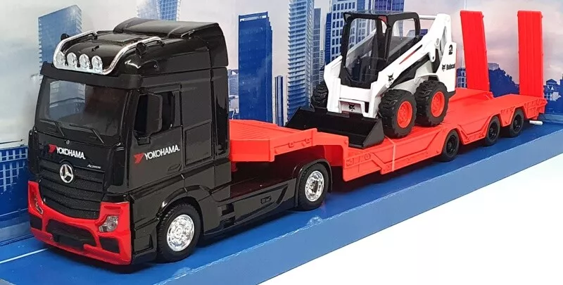 Machete utilaje pentru terasamente - Macheta cap tractor Mercedes Actros cu trailer, scara 1:43 si incarcator Bobcat