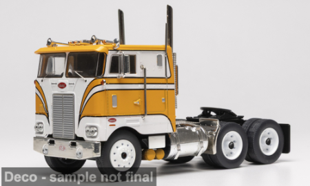 Macheta cap tractor Peterbilt 352 Pacemaker, scara 1:43