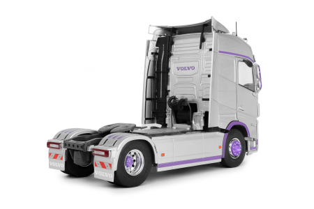 Macheta cap tractor Volvo FH16 Globetrotter 4x2, scara 1:24 [3]