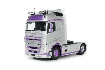 Machete camioane - Macheta cap tractor Volvo FH16 Globetrotter 4x2, scara 1:24