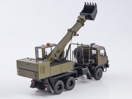Macheta excavator UDS-114A pe sasiu Tatra 815, scara 1:43 [6]