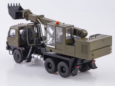 Macheta excavator UDS-114A pe sasiu Tatra 815, scara 1:43 [3]