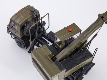 Macheta excavator UDS-114A pe sasiu Tatra 815, scara 1:43 [5]