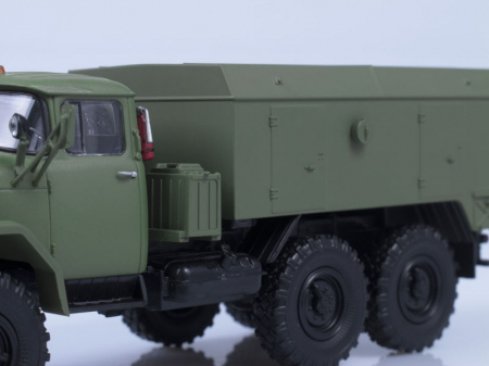 Macheta incalzitor avioane UMP 350, pe sasiu Zil 131, scara 1:43 [4]