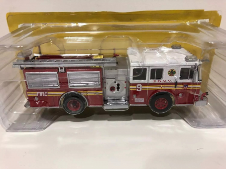 Macheta masina de pompieri Seagrave 2003, scara 1:43 [2]