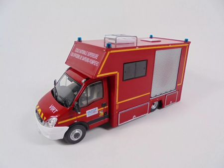 Machete autoturisme - Macheta masina pompieri Iveco Daily Van, scara 1:43