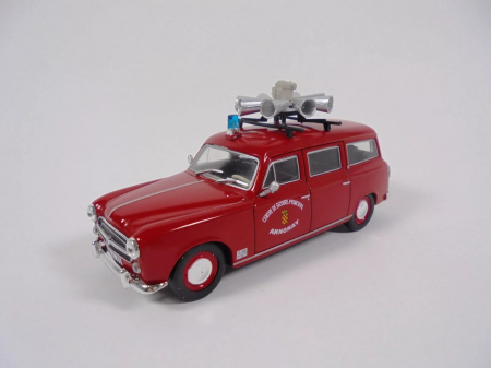 Machete autoturisme - Macheta masina pompieri Peugeot 403 Break, scara 1:43