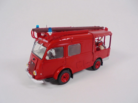 Machete autoturisme de interventie - Macheta masina pompieri Renault 1000kg, scara 1:43