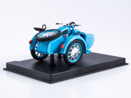 Macheta motocicleta ruseasca cu atas Dnepr K-650, scara 1:24 [2]