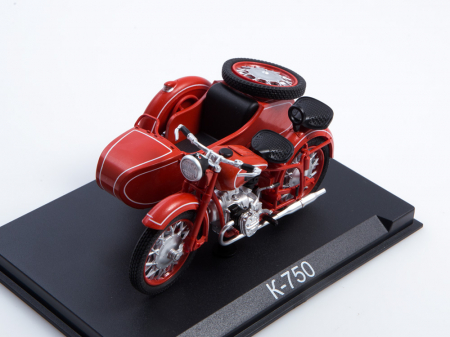 Macheta motocicleta ruseasca cu atas Dnepr K-750, scara 1:24 [3]