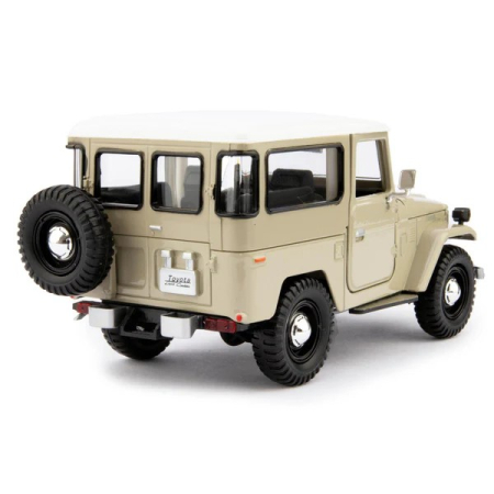 Macheta Toyota FJ40 Land Cruiser cu hardtop, scara 1:24 [1]
