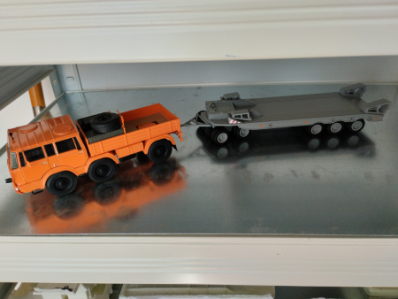 Macheta trailer P50 5 axe, scara 1:43 [2]