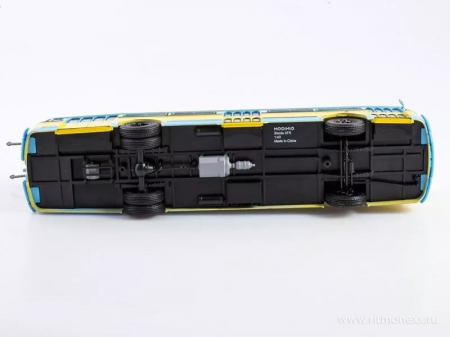 Macheta troleibuz Skoda 9TR cu revista, scara 1:43 [3]