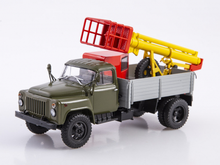 Alte machete de utilaje - Macheta turn telescopic (nacela) TVG-15 pe sasiu Gaz-52, scara 1:43