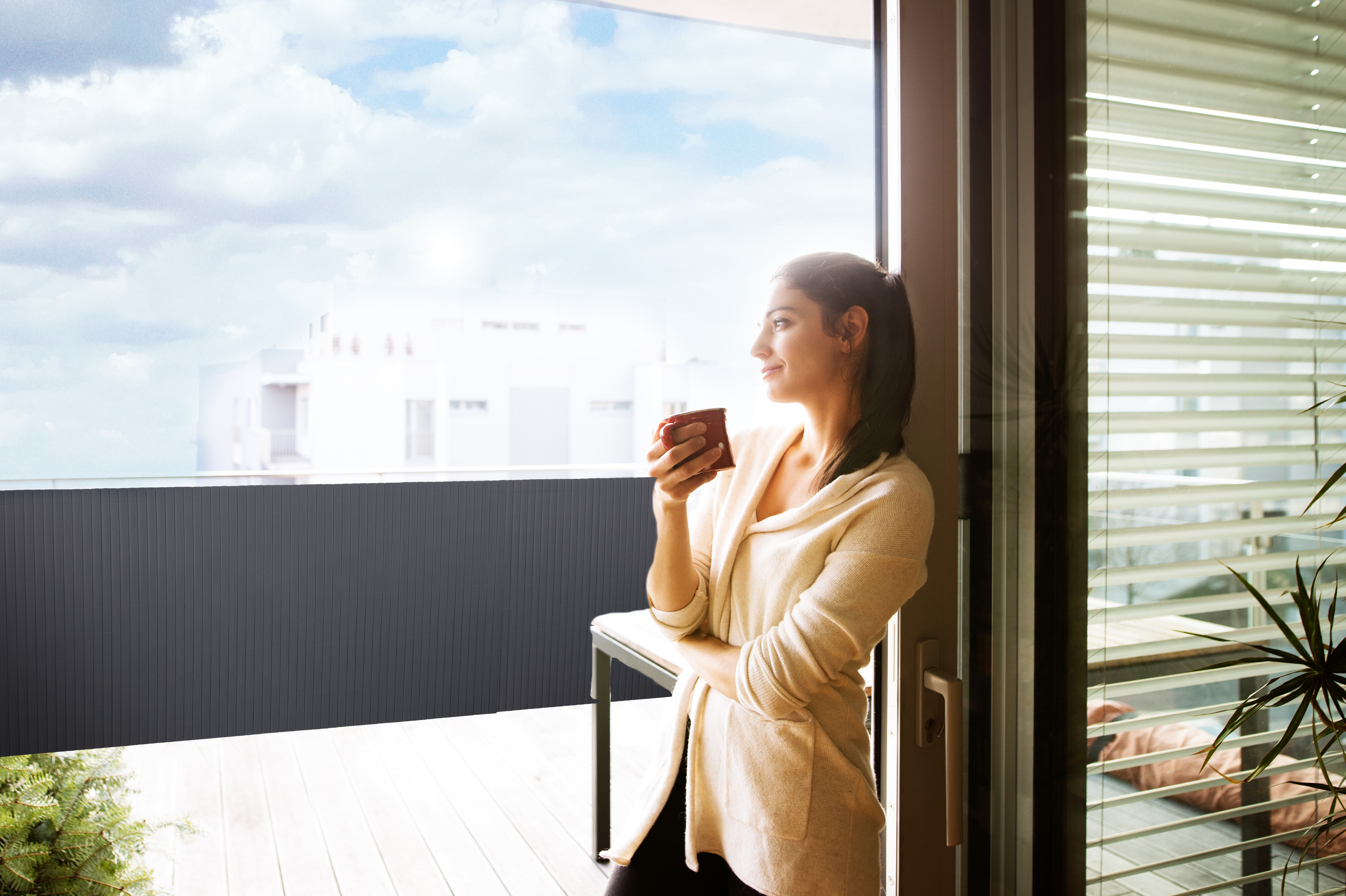 Avantajele paravanului din bambus artificial pentru balcon și gard!