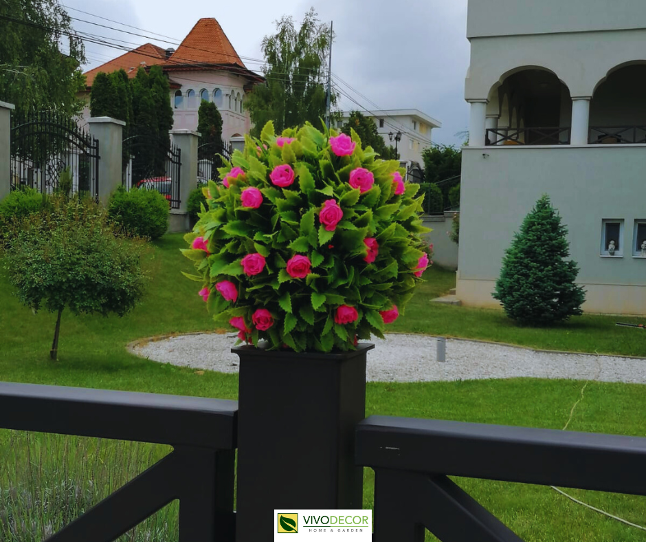 Idei de amenajare a balconului cu sfere decorative