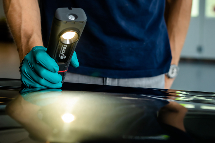 Lampa verificat nuanta si inspectia vopselei, Finixa CIL 01, lanterna cu led si acumulator [9]