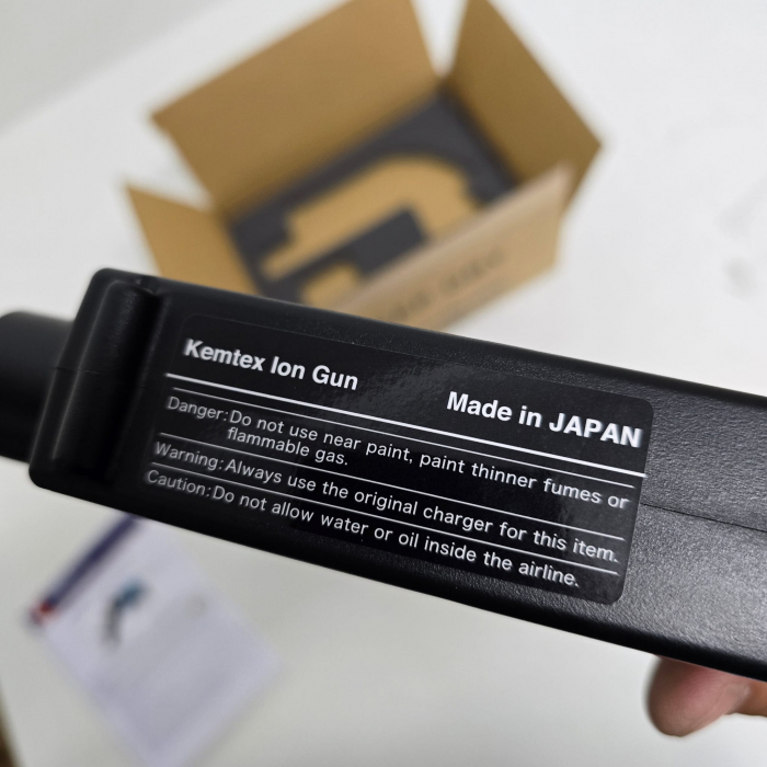Pistol de ionizare antistatic, Kemtex ION-GUN, neutralizeaza sarcinile statice si curata suprafata cu aer comprimat ionizat [7]