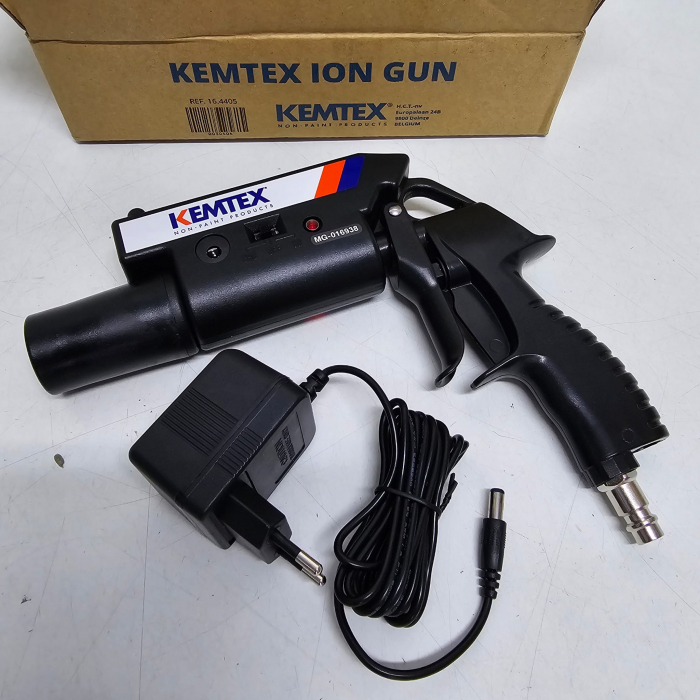 Pistol de ionizare antistatic, Kemtex ION-GUN, neutralizeaza sarcinile statice si curata suprafata cu aer comprimat ionizat [9]