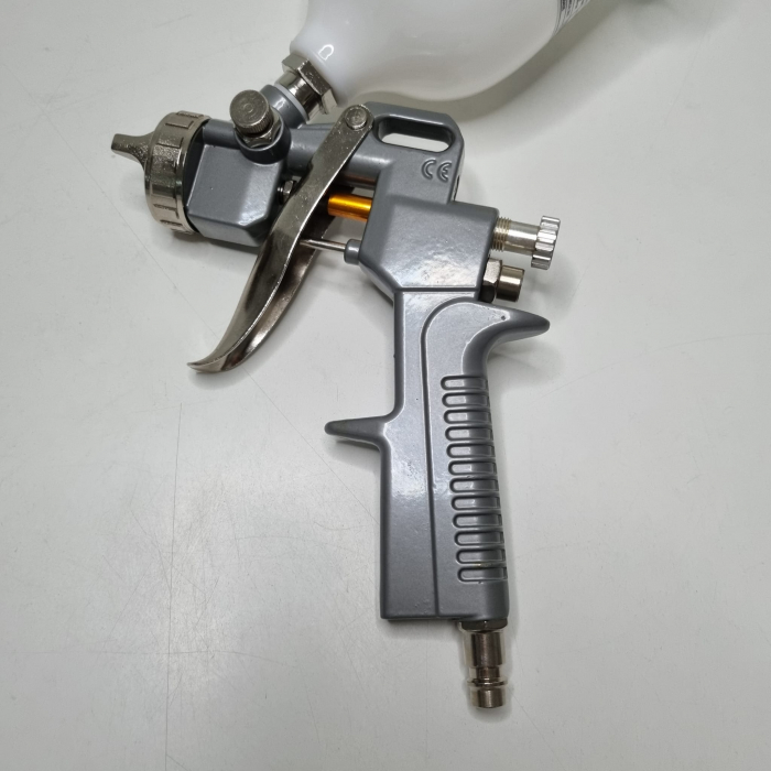 Pistol de pulverizare, Vorel 81618, pentru lac,  cupa plastic 0.68 ml, duza 1.5 mm, consum aer  450 l/min [5]
