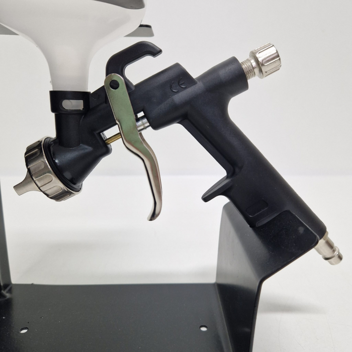 Pistol de vopsit, GAV NYCA, maner carbon, cupa plastic 500 ml, duza 1.5 mm, consum aer incepand cu 100 l/min [3]