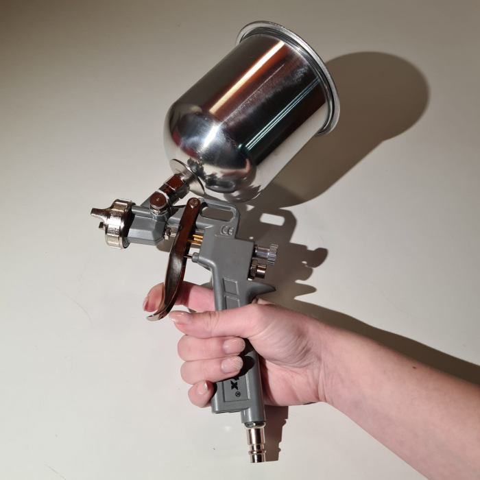 Pistol de vopsit, Matrix 573159, cana metalica 1 litru, duza 1.2, 1.5 si 1.8, consum aer 75- 230 l/min [3]
