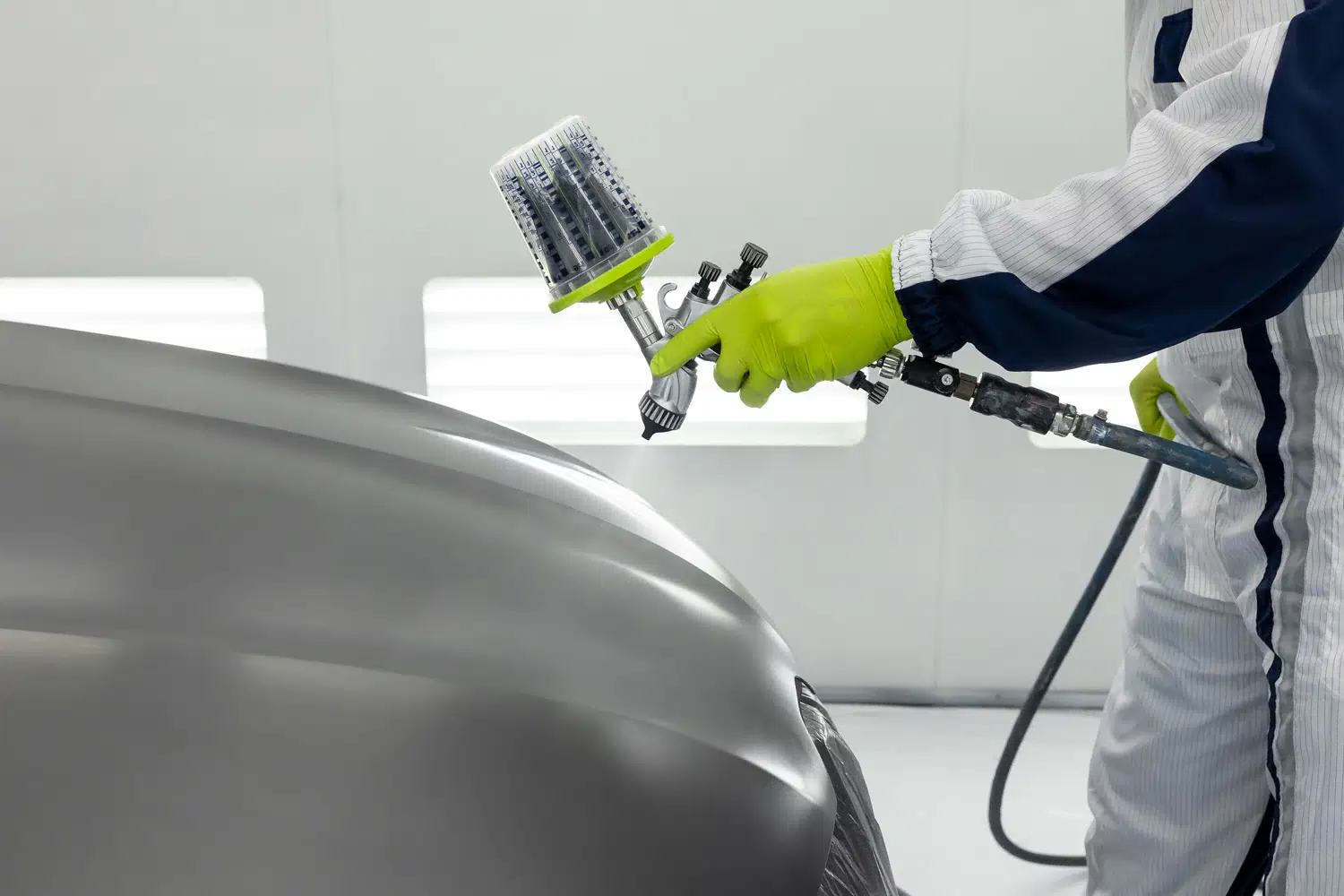 Sistem aplicat vopseaua, Finixa GPS, contine 50 pahare, 50 capace, 1 cana rigida, 0.65 litri [8]