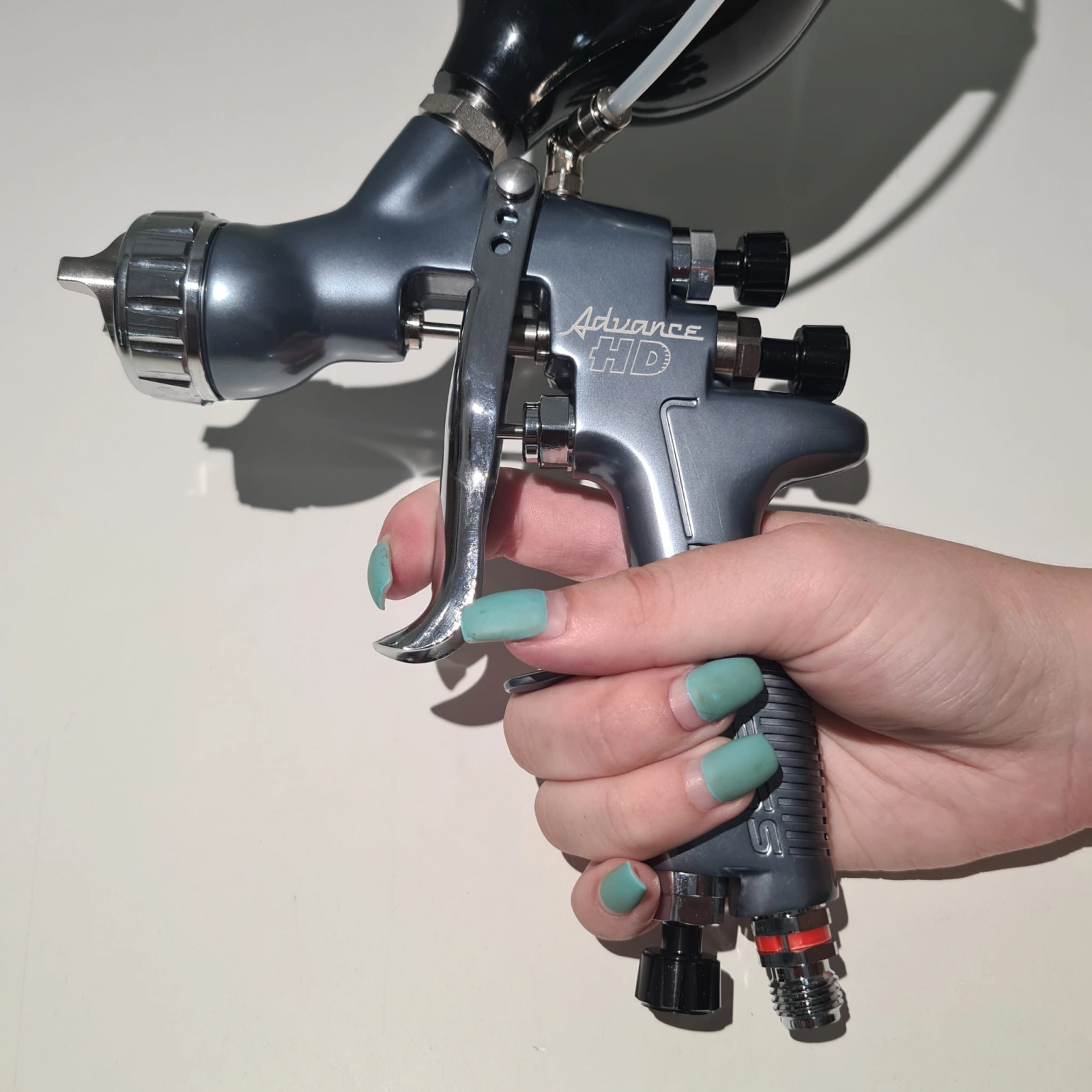 Pistol de vopsit, DeVilbiss Advance HD Conventional, consum aer de la 339 l/min, cana sus presurizata 600 ml, duza la alegere [2]