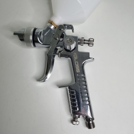 Pistol de vopsit Gloss GH-827 HVLP, cupa plastic 600 ml, duza la alegere, consum aer incepand cu 71 l/min [10]