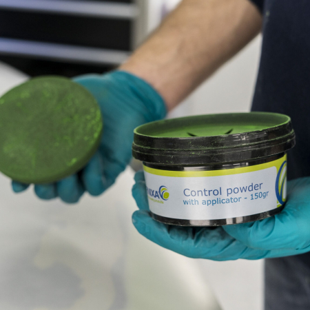 Praf de control, Finixa CPS 150, contine burete aplicat pulbere de control, culoare verde, 150 grame [2]