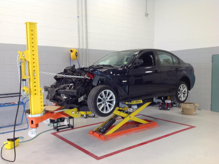 Stand redresat caroserii, Termomeccanica GL Maxi Bull, capacitate maximă 3000 kg, greutate 780 kg [2]