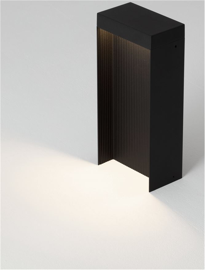 Alley stalp exterior-mic [7]