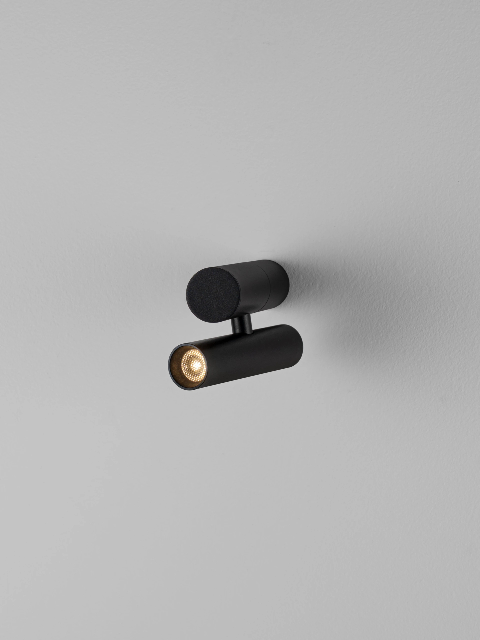 AVELO 1 black [10]