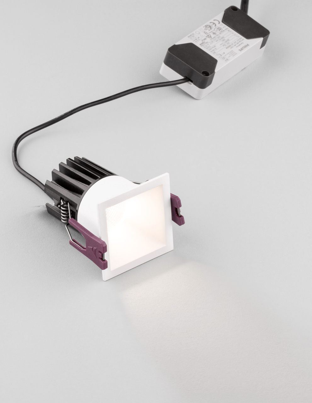 Bree W30-7W-RC-D5.6-Sq [3]