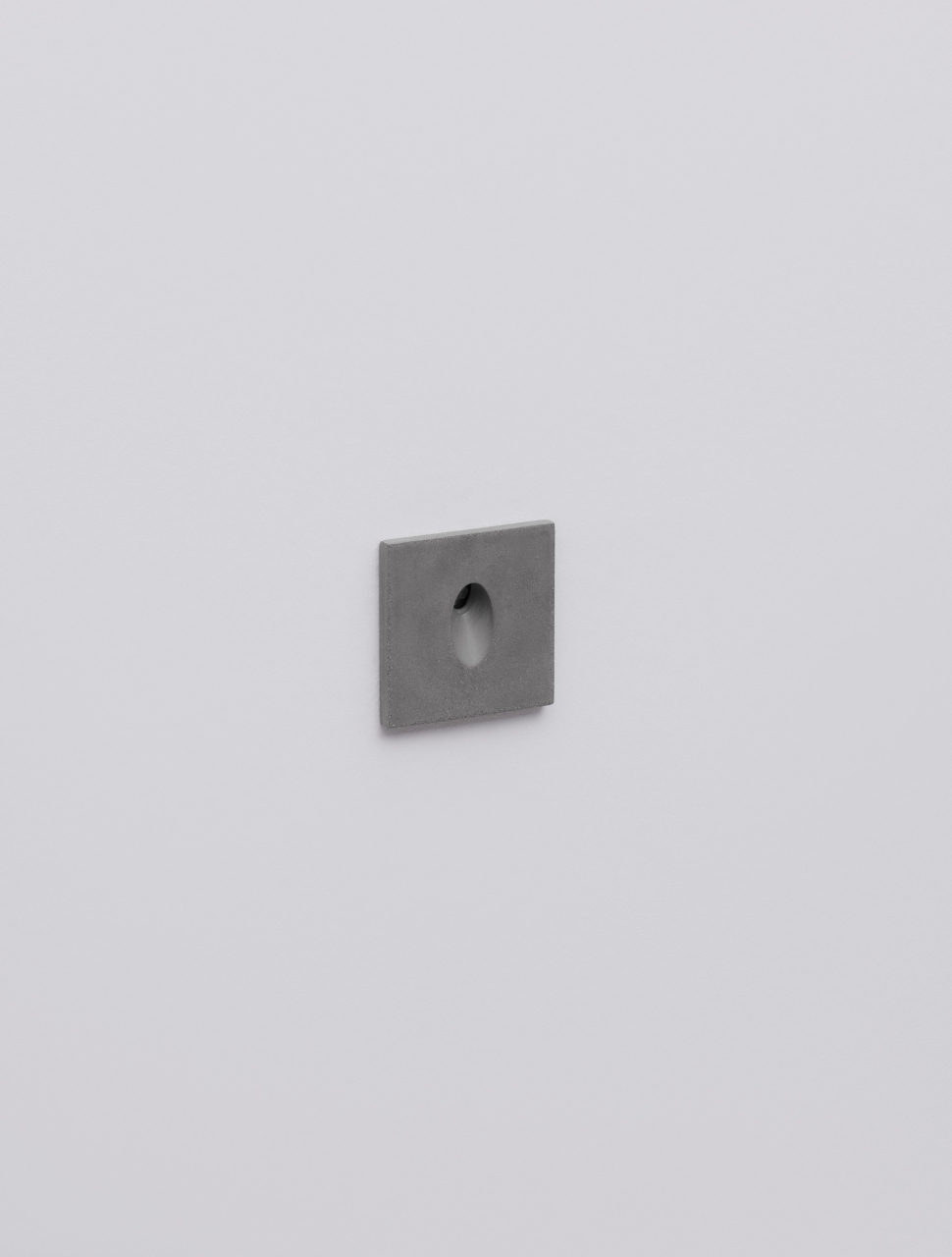 FILNO COVER OVAL [3]
