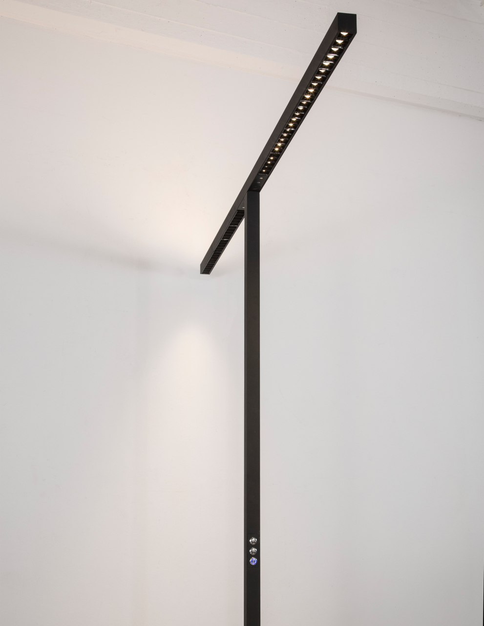Gal B30-60W-Touch Dimmable-A120 [3]