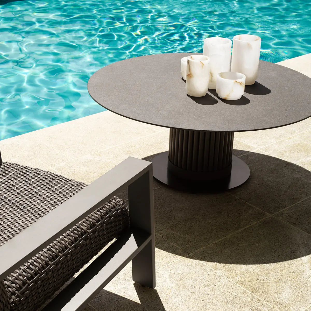 Outdoor Coffee Table Volterra Round | Eichholtz | Furniture [2]