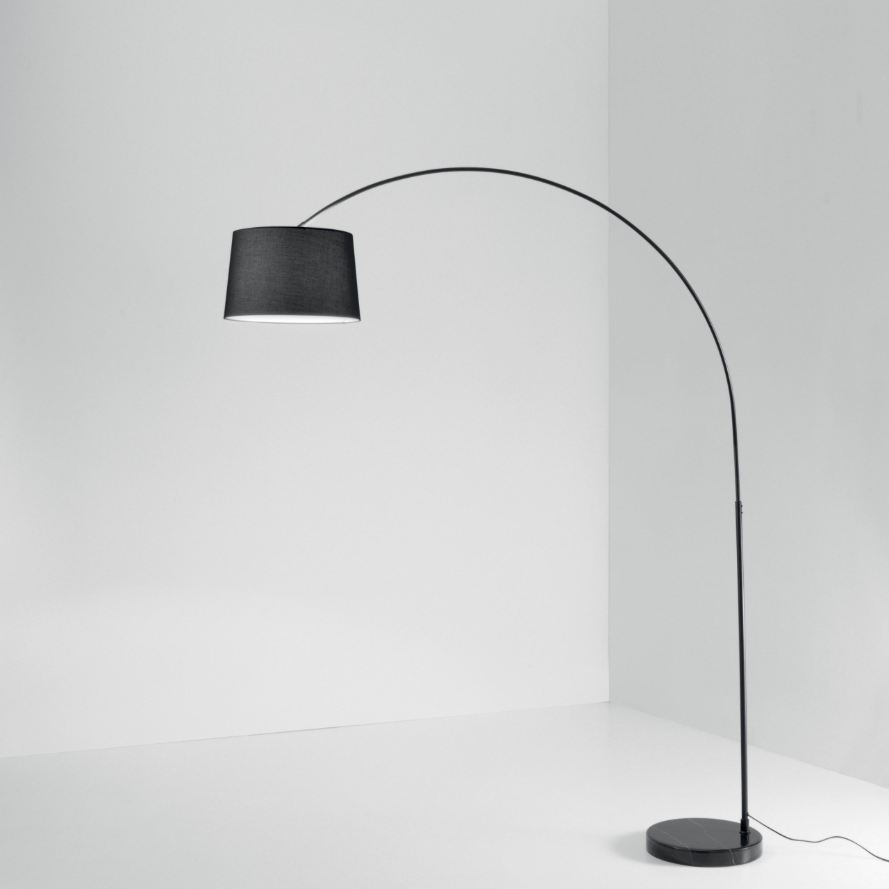PIANTANA DREAM NERA 1XE27 152X40X200CM [2]