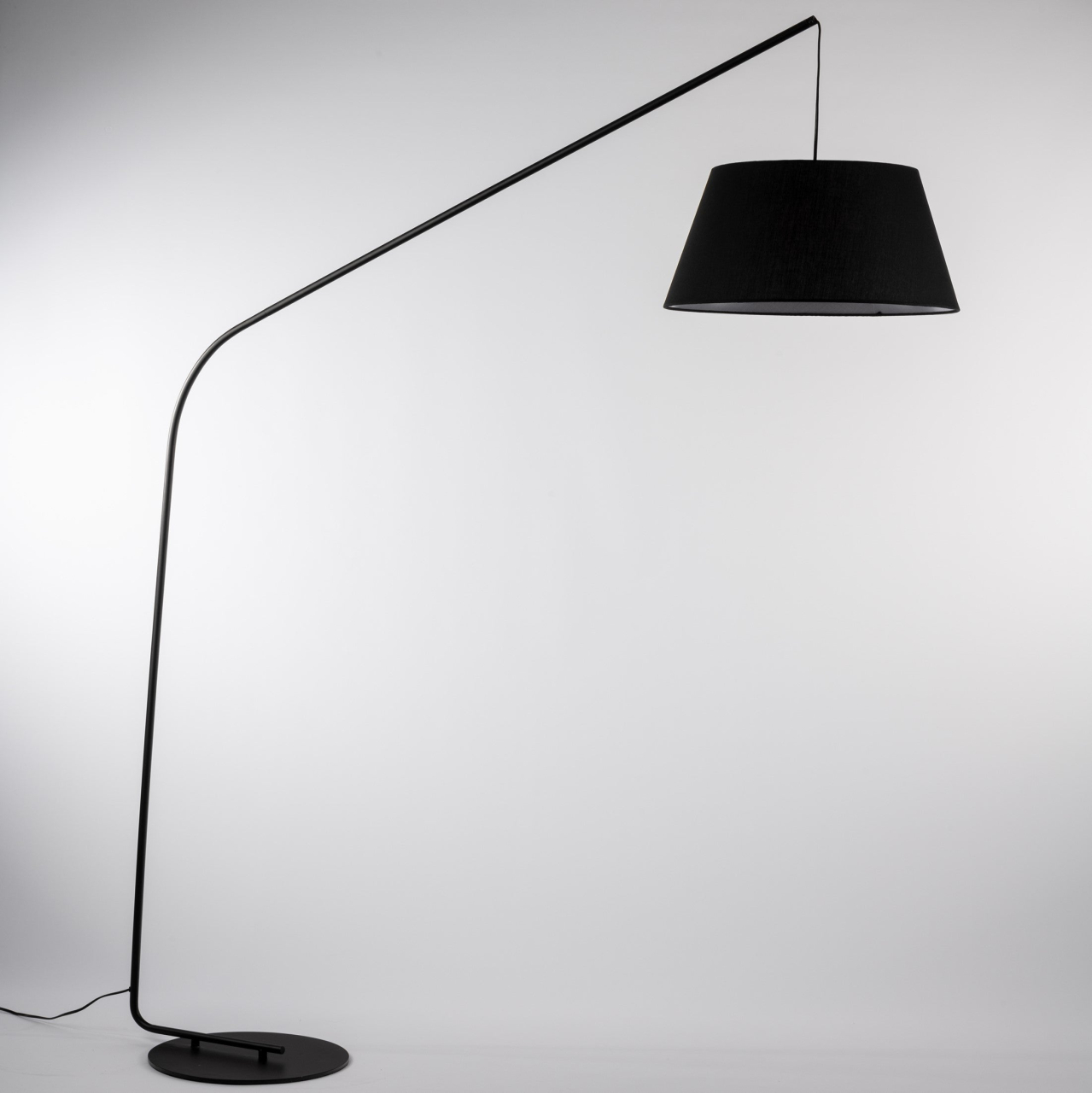 PIANTANA ENJOY NERA 1XE27 150X45X180CM [2]