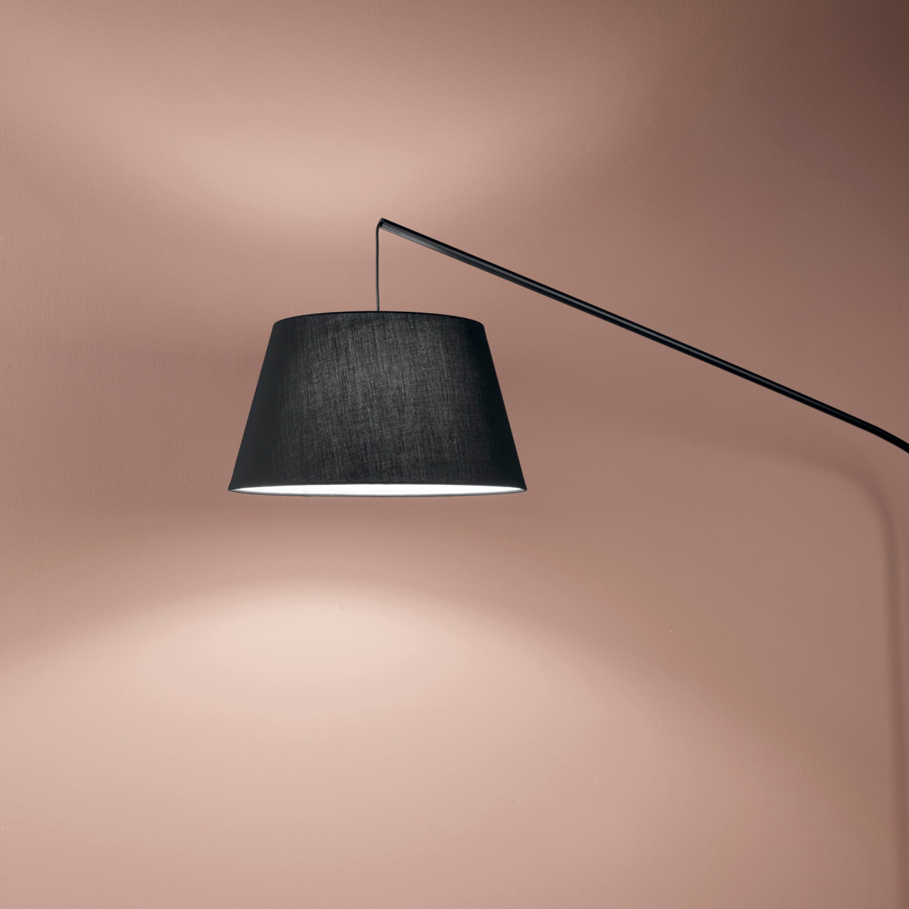 PIANTANA ENJOY NERA 1XE27 150X45X180CM [3]