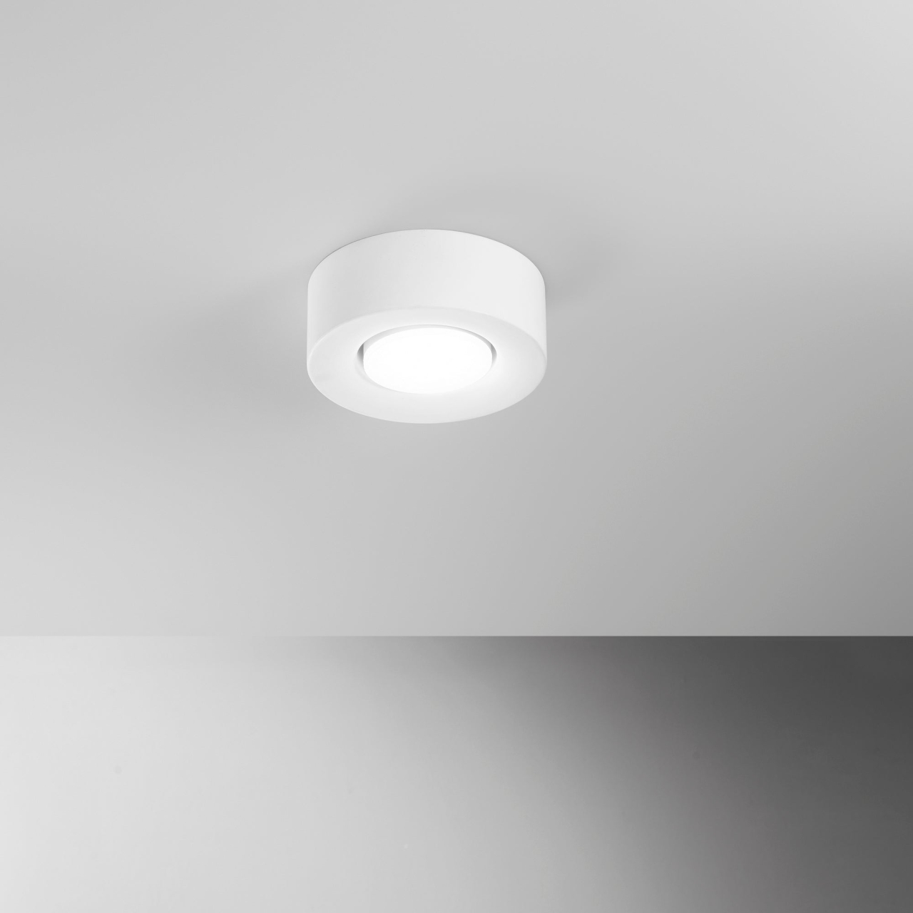 PLAFONIERA ATHEN TONDA BIANCA 1XGX53 14X14X5,3CM [2]