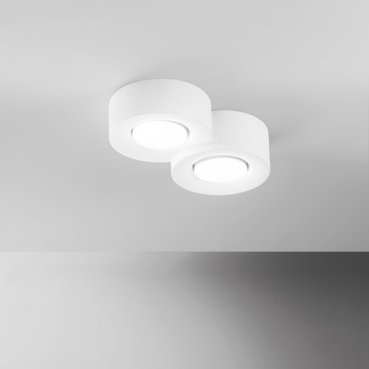 PLAFONIERA ATHEN TONDA BIANCA 2XGX53 26XX20X6,3CM [2]