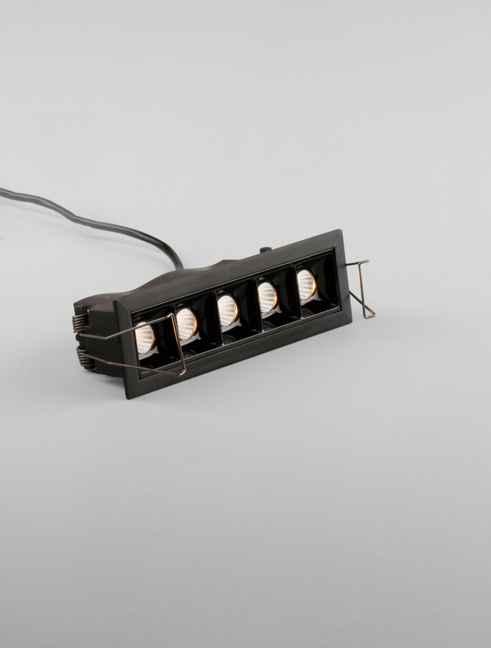 Swan B30-15W-RC-D15-Sq [3]