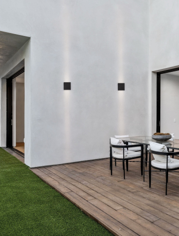 Exterior - ELIO