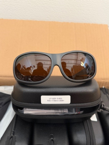 Oculara - Ochelari de protectie laser 900nm/1100nm, OD8+ DIN4-rezistenti la uzura, negru