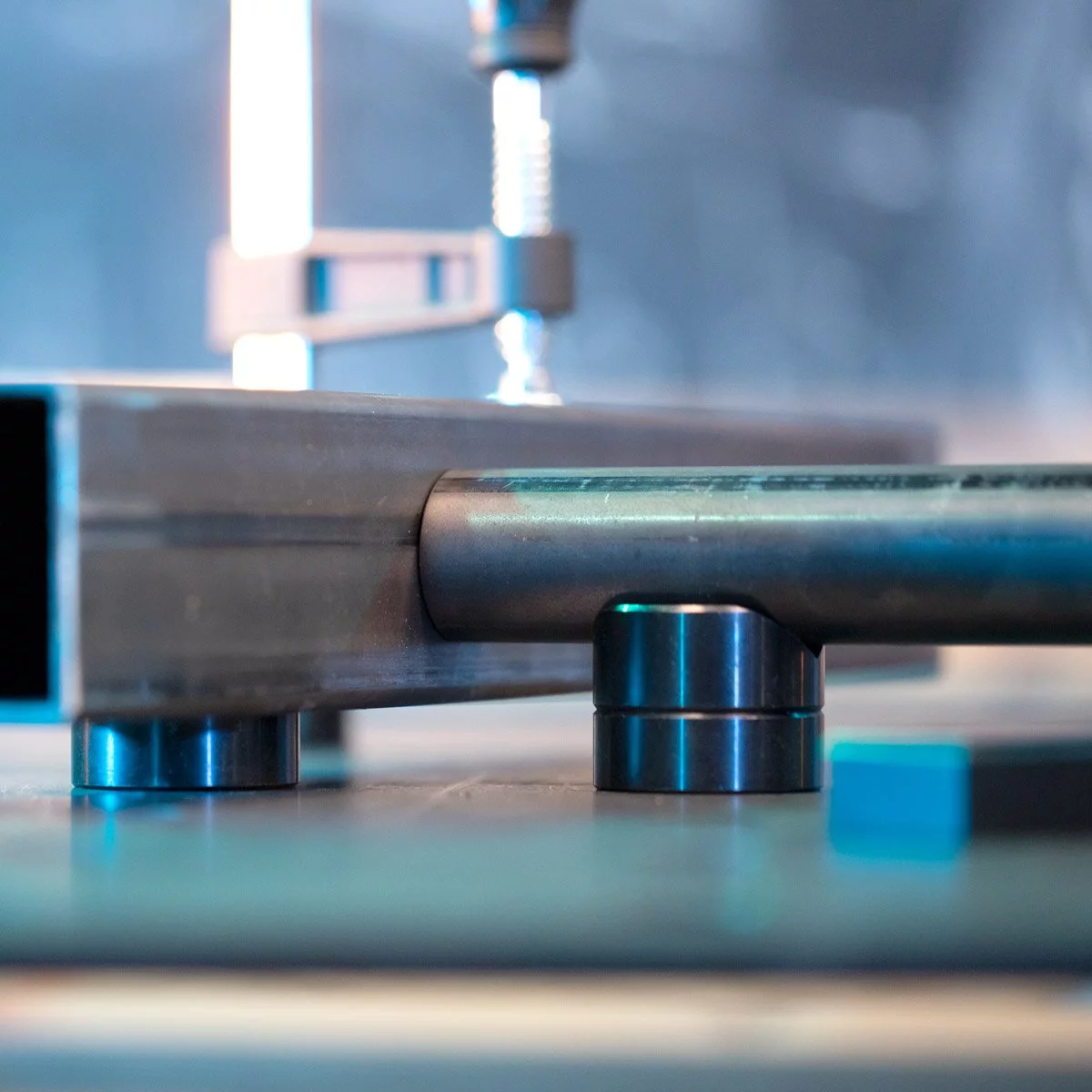 Set masă de sudură STAHLWERK | Masă robustă de sudură și asamblare 3D cu sistem de găuri D16 | Blat de lucru de 6 mm | Kit DIY într-un set cu cleme de fixare, înșurubare și prindere | 4 șuruburi de pr [13]