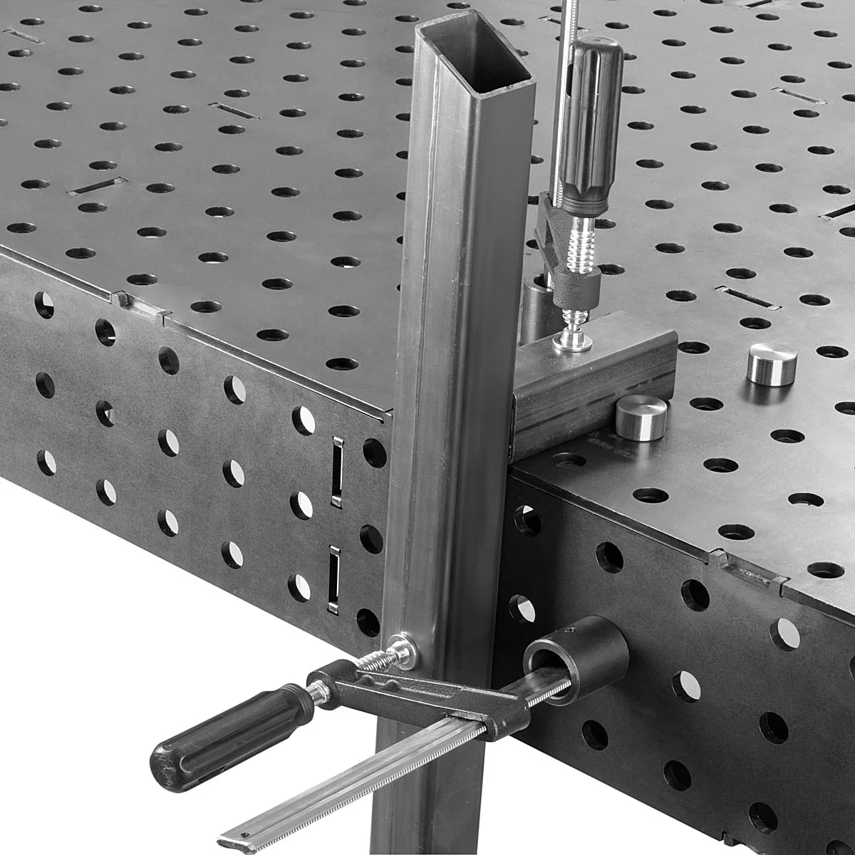 Set masă de sudură STAHLWERK | Masă robustă de sudură și asamblare 3D cu sistem de găuri D16 | Blat de lucru de 6 mm | Kit DIY într-un set cu cleme de fixare, înșurubare și prindere | 4 șuruburi de pr [5]